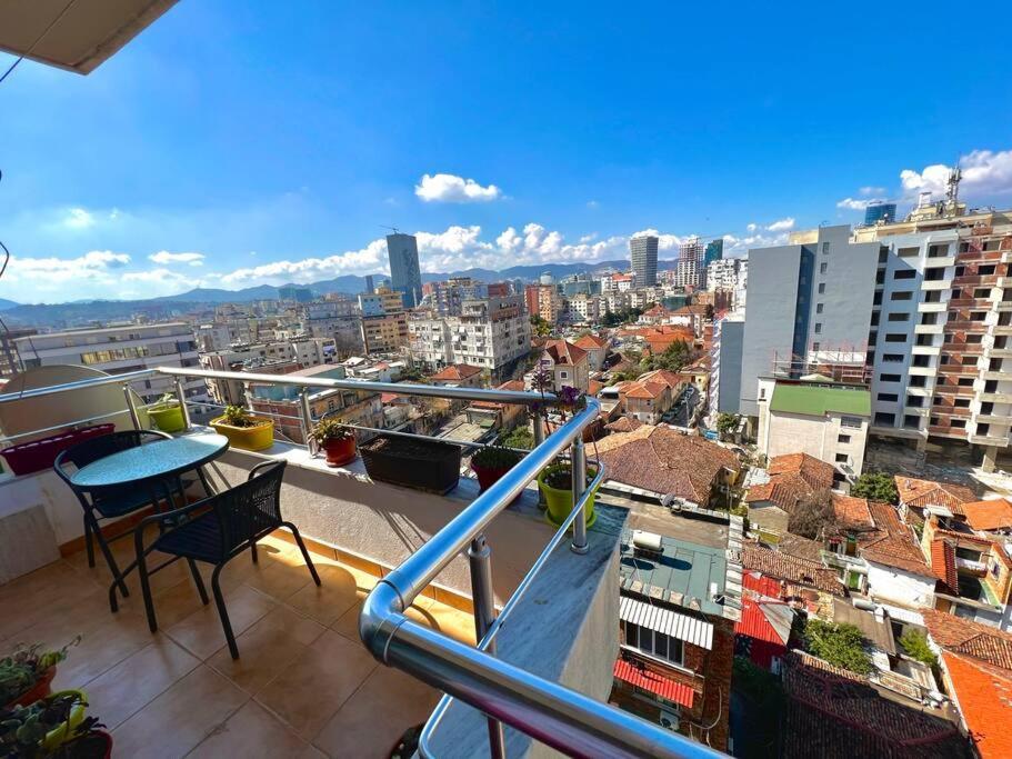 Central Tirana Flat Near Bazaar エクステリア 写真