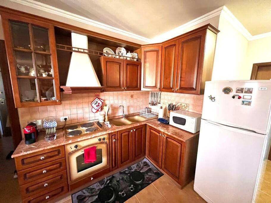 Central Tirana Flat Near Bazaar エクステリア 写真